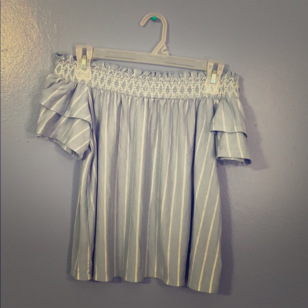 American eagle off the shoulder top